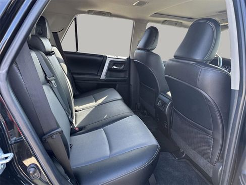 Used 2016 Toyota 4Runner SR5 image 12