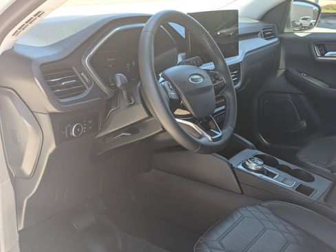 Used 2023 Ford Escape Platinum w/ Premium Technology Package image 12