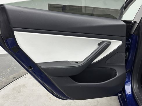 Used 2020 Tesla Model 3 Standard Range Plus image 28