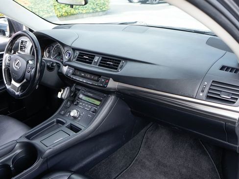 Used 2016 Lexus CT 200h w/ Accessory Package 2 FWD image 31