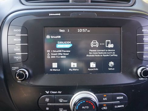 Used 2018 Kia Soul + FWD image 9