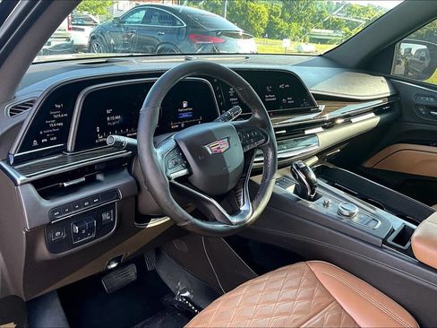 Used 2021 Cadillac Escalade ESV Sport AWD/4WD image 5