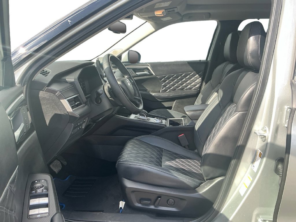 Used 2023 Mitsubishi Outlander SEL AWD/4WD image 14