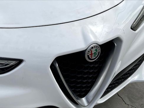 Used 2018 Alfa Romeo Stelvio AWD image 27
