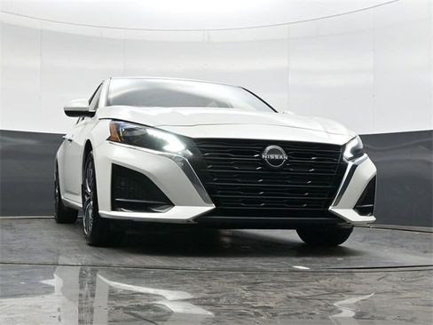 Used 2023 Nissan Altima 2.5 SV image 29