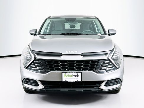 Used 2025 Kia Sportage LX image 2