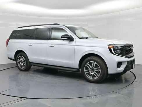 Used 2025 Ford Expedition Max Active AWD/4WD image 30