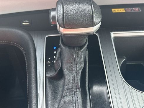Used 2025 Toyota Sienna XLE FWD image 27