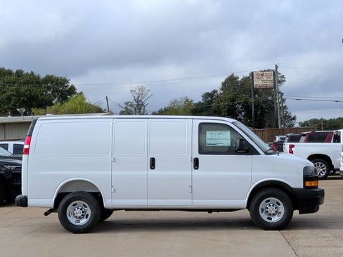 New 2025 Chevrolet Express 2500 w/ Safety Package RWD image 9