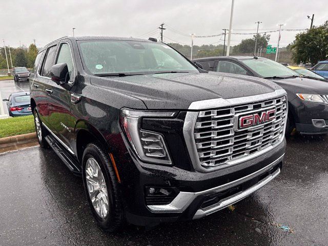 Used 2025 GMC Yukon Denali AWD/4WD image 3