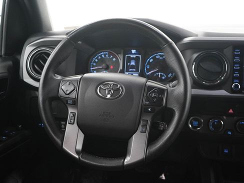 Used 2021 Toyota Tacoma TRD Sport AWD/4WD image 17