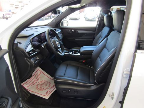 Used 2025 Buick Enclave Preferred AWD/4WD image 27