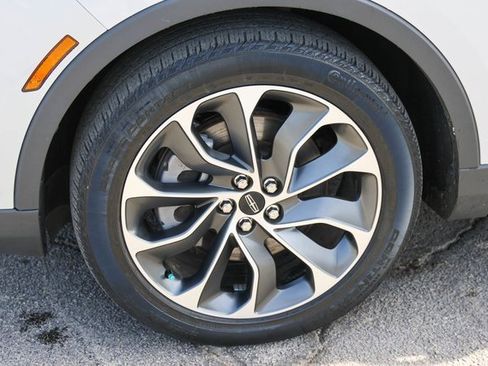 Used 2021 Lincoln Nautilus Reserve image 7