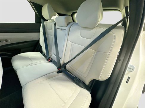 Used 2025 Hyundai Tucson SE image 22