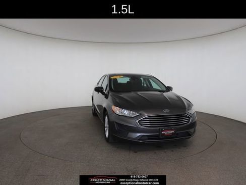 Used 2019 Ford Fusion SE image 30