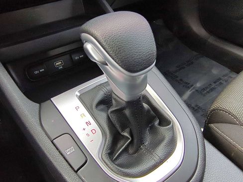 Used 2023 Kia Forte LX image 21