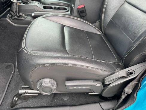 Used 2020 Jeep Wrangler Unlimited Sahara image 13