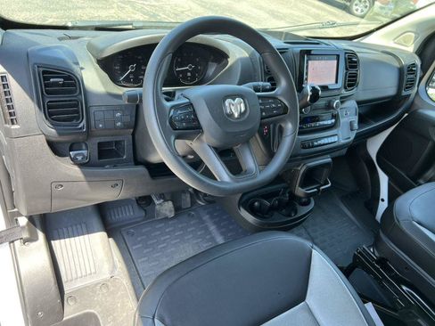 Used 2025 RAM ProMaster 2500 w/ Convenience Group FWD image 16