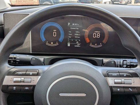 Used 2025 Hyundai Tucson SE FWD image 31