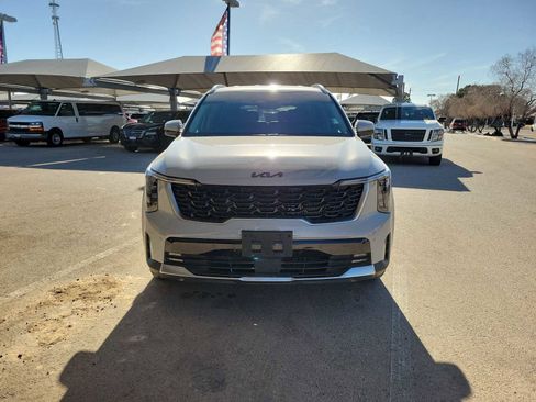 Used 2025 Kia Sorento EX FWD image 3