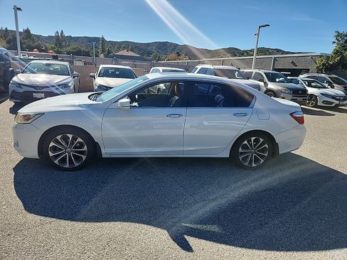 Used 2013 Honda Accord Touring image 2