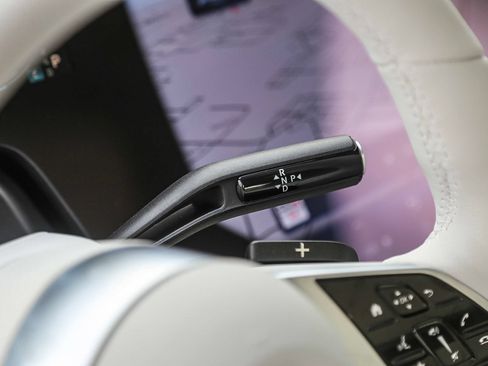 New 2024 Mercedes-Benz EQE 500 4MATIC Sedan image 17