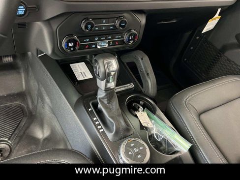 New 2025 Ford Bronco Big Bend w/ Black Diamond Package AWD/4WD image 25