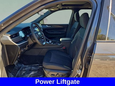 New 2025 Jeep Grand Cherokee Laredo X w/ Luxury Tech Group I AWD/4WD image 10