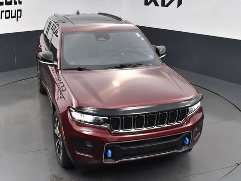Used 2024 Jeep Grand Cherokee Overland AWD/4WD image 16
