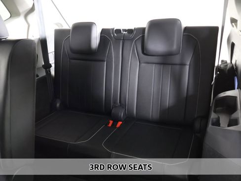 Certified 2023 Volkswagen Tiguan SE image 7