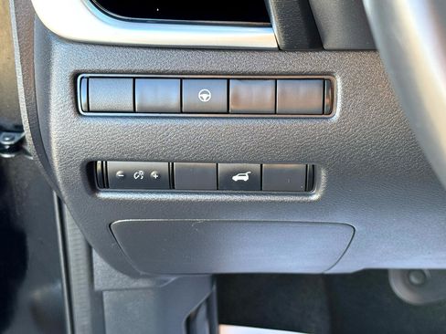 Used 2022 Nissan Rogue SL w/ SL Premium Package image 11