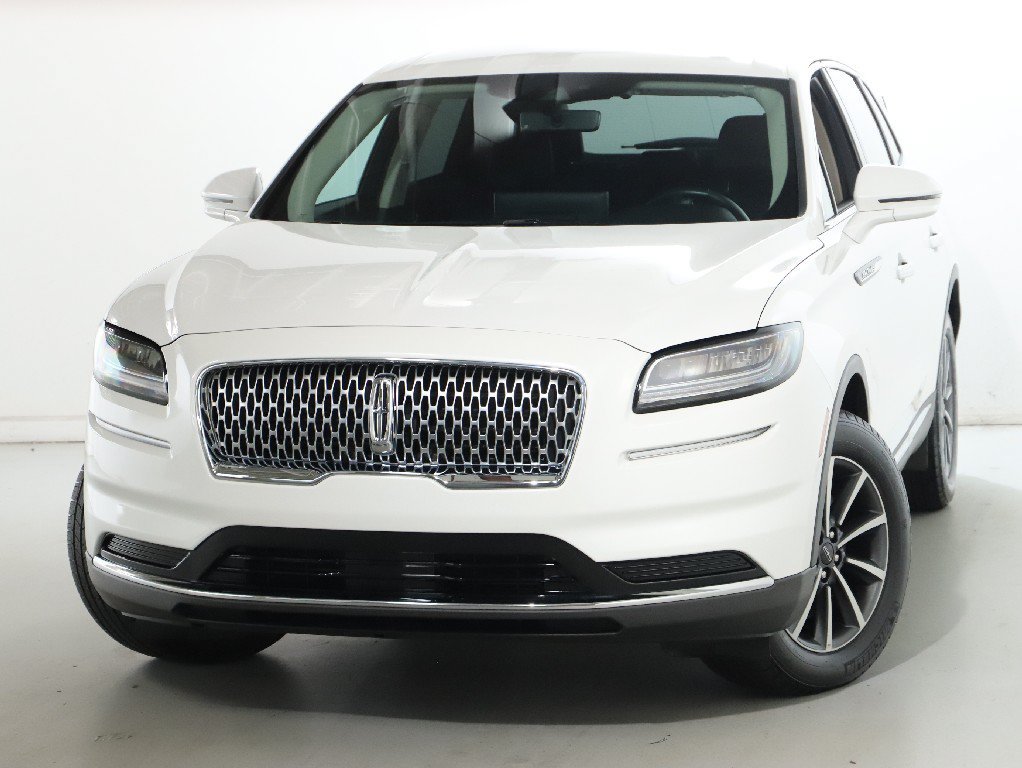 Used 2022 Lincoln Nautilus FWD image 4