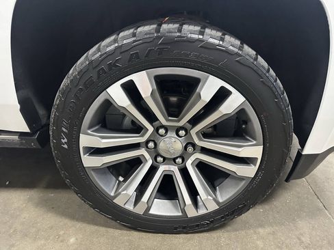 Used 2019 GMC Yukon Denali w/ Denali Ultimate Package AWD/4WD image 29