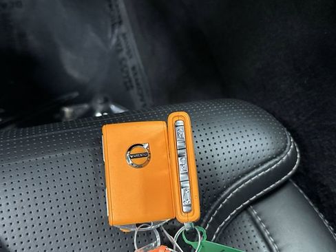 Used 2024 Volvo XC90 B6 Ultimate w/ Lounge Package image 28