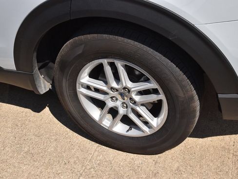 Used 2026 Ford Explorer Active RWD image 12