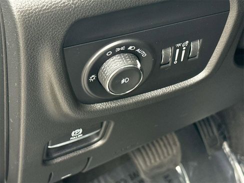 Used 2021 Jeep Grand Cherokee L Overland image 37