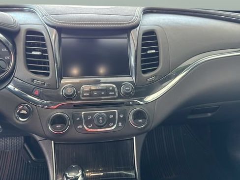 Used 2019 Chevrolet Impala Premier w/ Premier Convenience Package FWD image 10