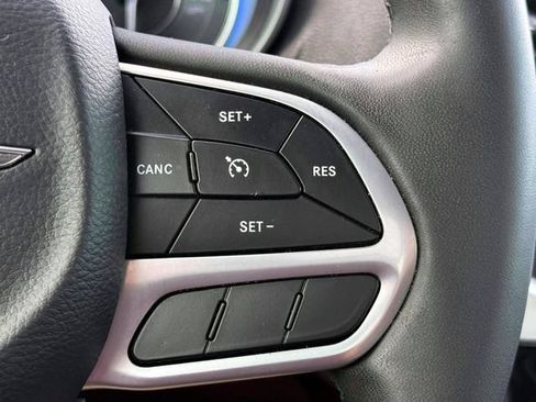 Certified 2023 Chrysler 300 Touring w/ Sport Appearance Package RWD image 23