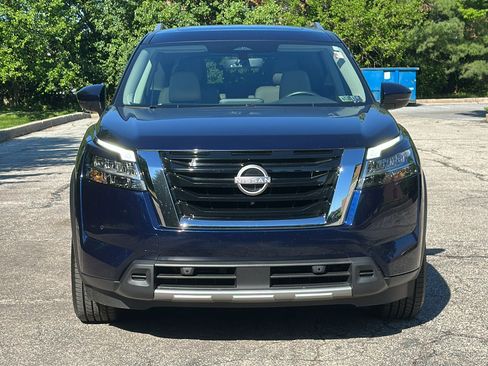 Certified 2023 Nissan Pathfinder SL w/ SL Premium Package AWD/4WD image 3