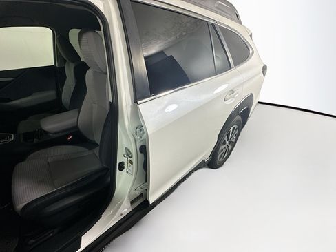 Used 2023 Subaru Outback Premium AWD/4WD image 12