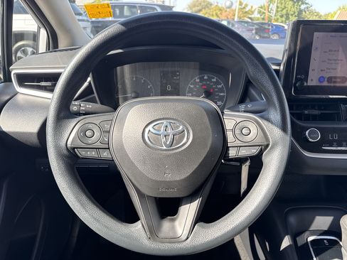 Used 2024 Toyota Corolla LE FWD image 11