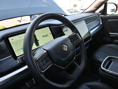 Used 2023 Rivian R1T Adventure image 30