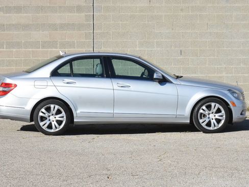 Used 2008 Mercedes-Benz C 300 4MATIC Sedan image 2