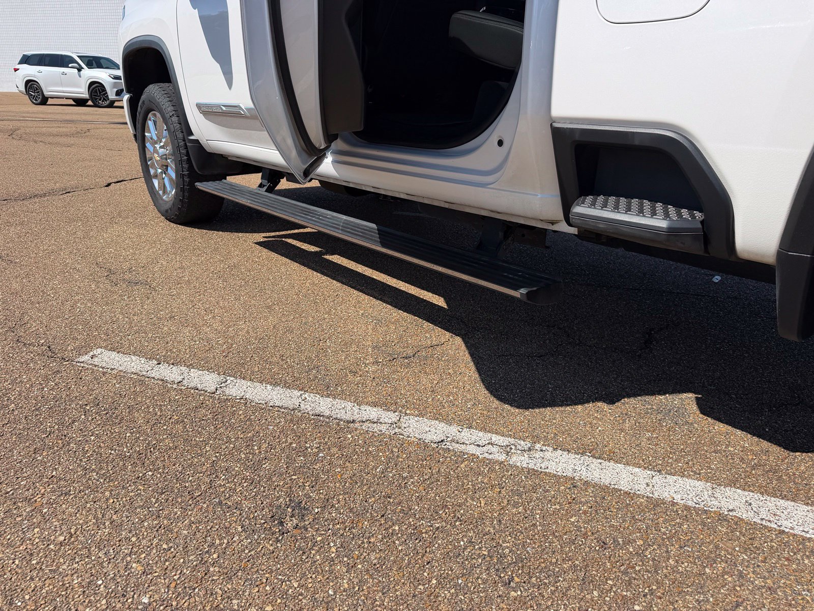 Certified 2024 Chevrolet Silverado 2500 High Country w/ Technology Package AWD/4WD image 7