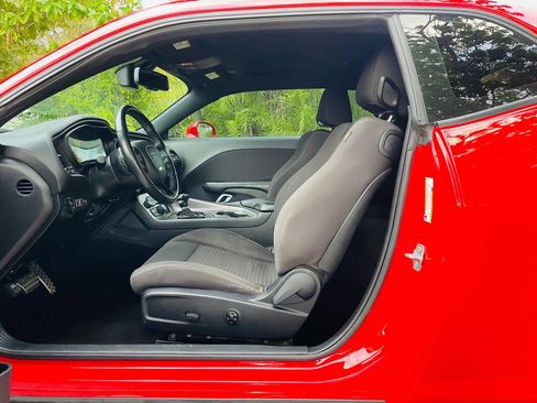 Used 2022 Dodge Challenger R/T w/ Blacktop Package image 9