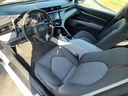 Used 2019 Toyota Camry LE FWD image 12