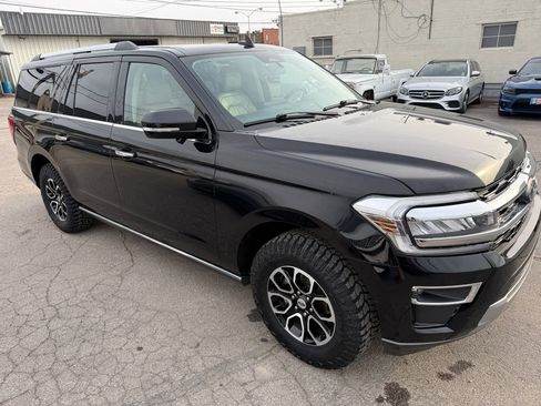 Used 2023 Ford Expedition Max Limited image 14