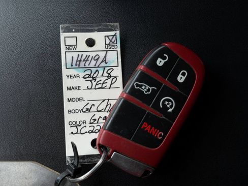 Used 2018 Jeep Grand Cherokee Trackhawk AWD/4WD image 46