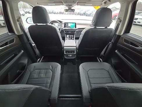 Used 2024 Volkswagen Atlas SEL image 25