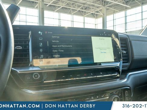 Used 2024 Chevrolet Silverado 1500 LT image 7